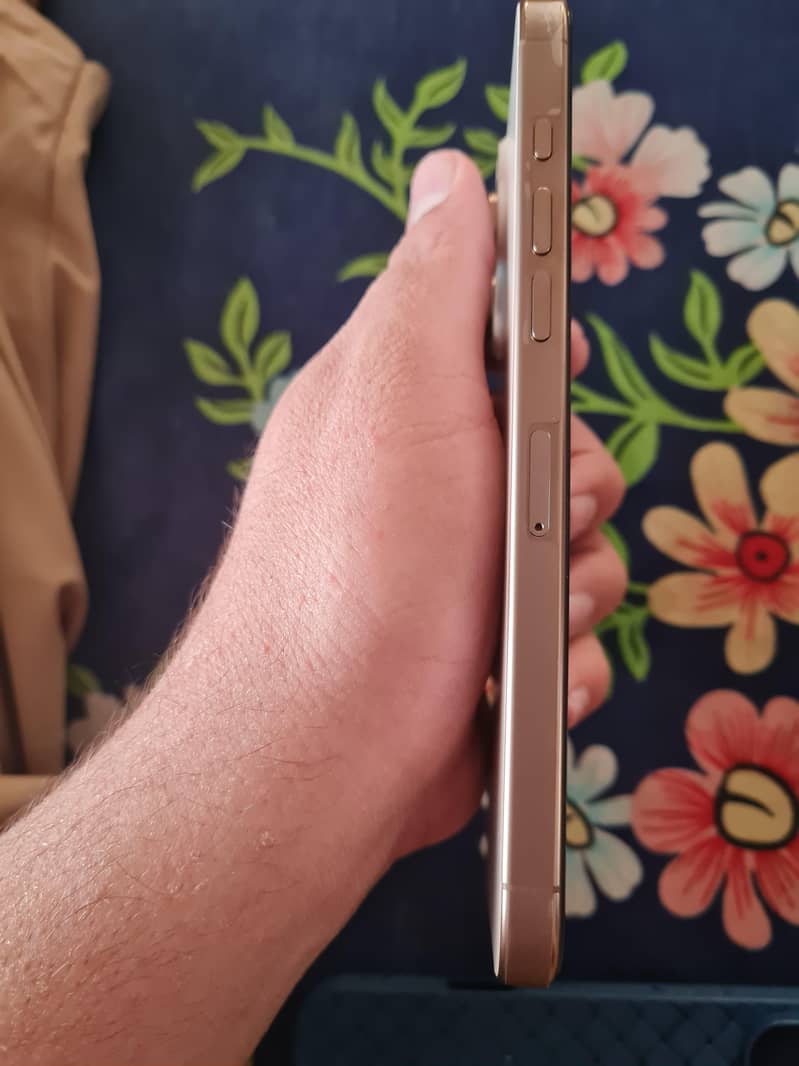 Apple iPhone 16 Pro Max 6