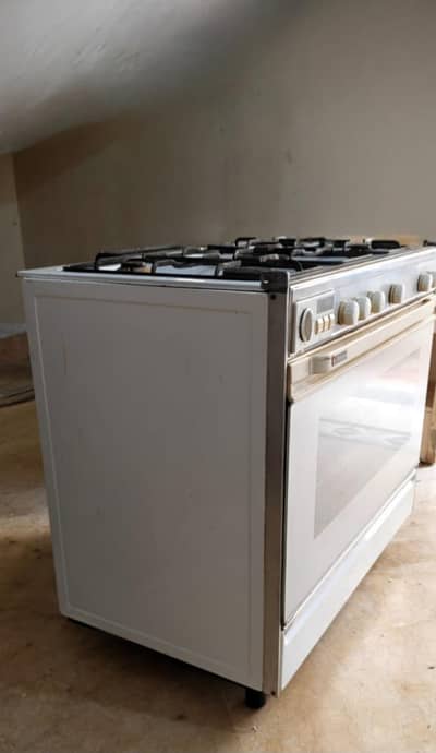 Tecno Gas Stove with 5 Burners and Pro Oven from Italia