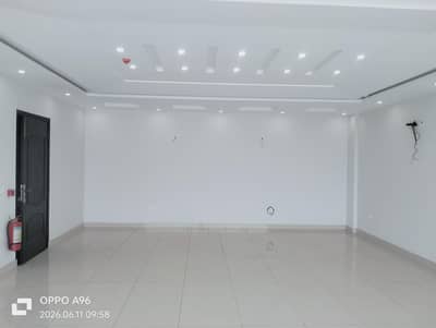 04 MARLA OFFICE 4TH FLOOR WITH ELEVATOR EXCELLENT LOCATION