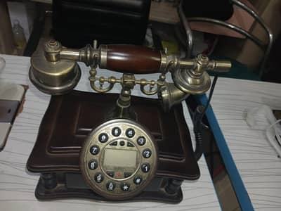 Antique Vintage Telephone – Excellent Condition
