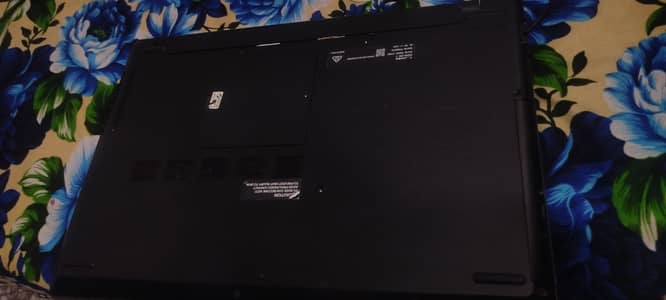 toshiba i5 rival amd a8/2 gb gpu/3 hours battery back up