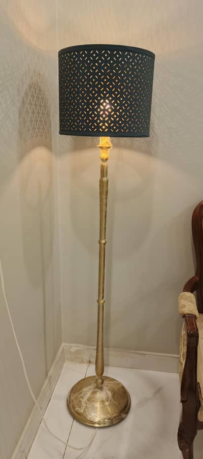 Ikea floor lamp condition 10 by 10 urgent sale