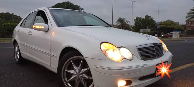 Mercedes C-Class(90% Genuine,Auto+Sunroof)