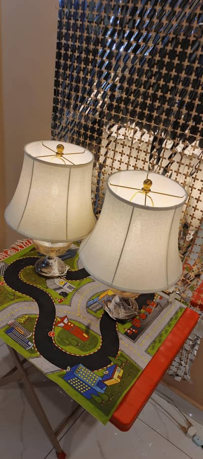 Antique table lamp pair condition 10 by 10 urgent sale