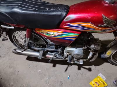 Honda cd70c motorcycle documents clear condition 10/10 one hand use