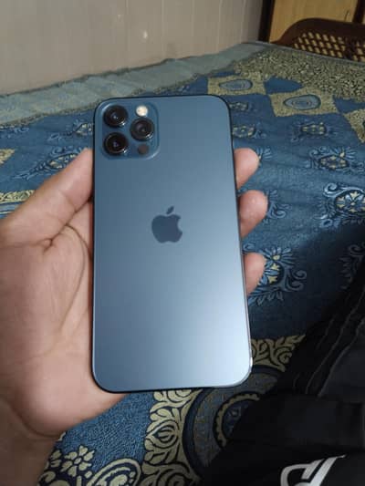 Apple iPhone 12 Pro Water pack