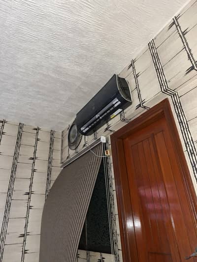 Haier Pearl Series 1 Ton DC Inverter in an extremely good condition
