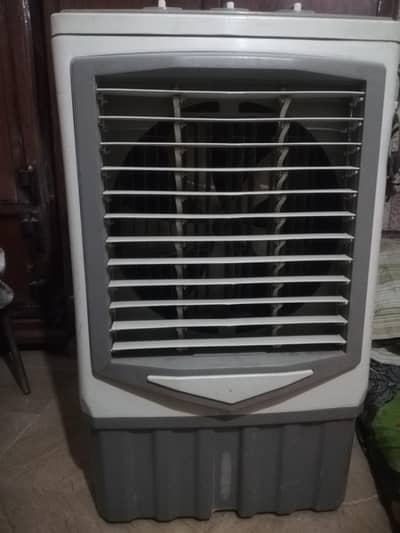 3220 volte super Asia room color cudtion 10 /10 Rs 15,000  03004437845