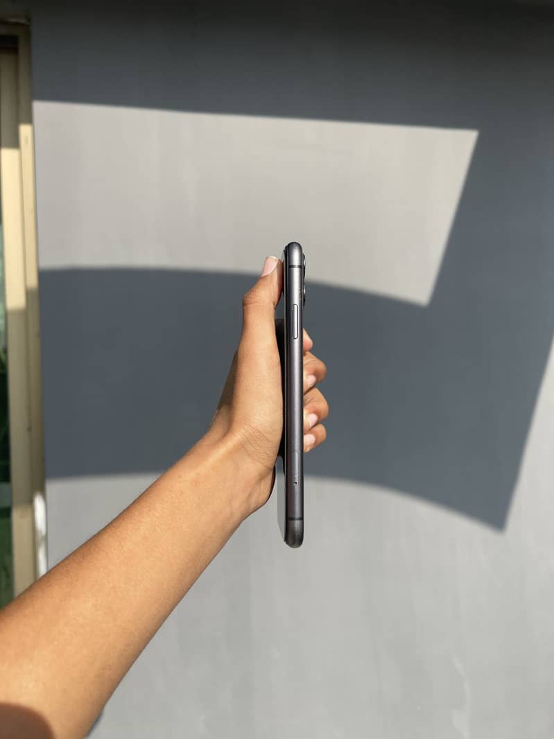 Apple iPhone 11 3