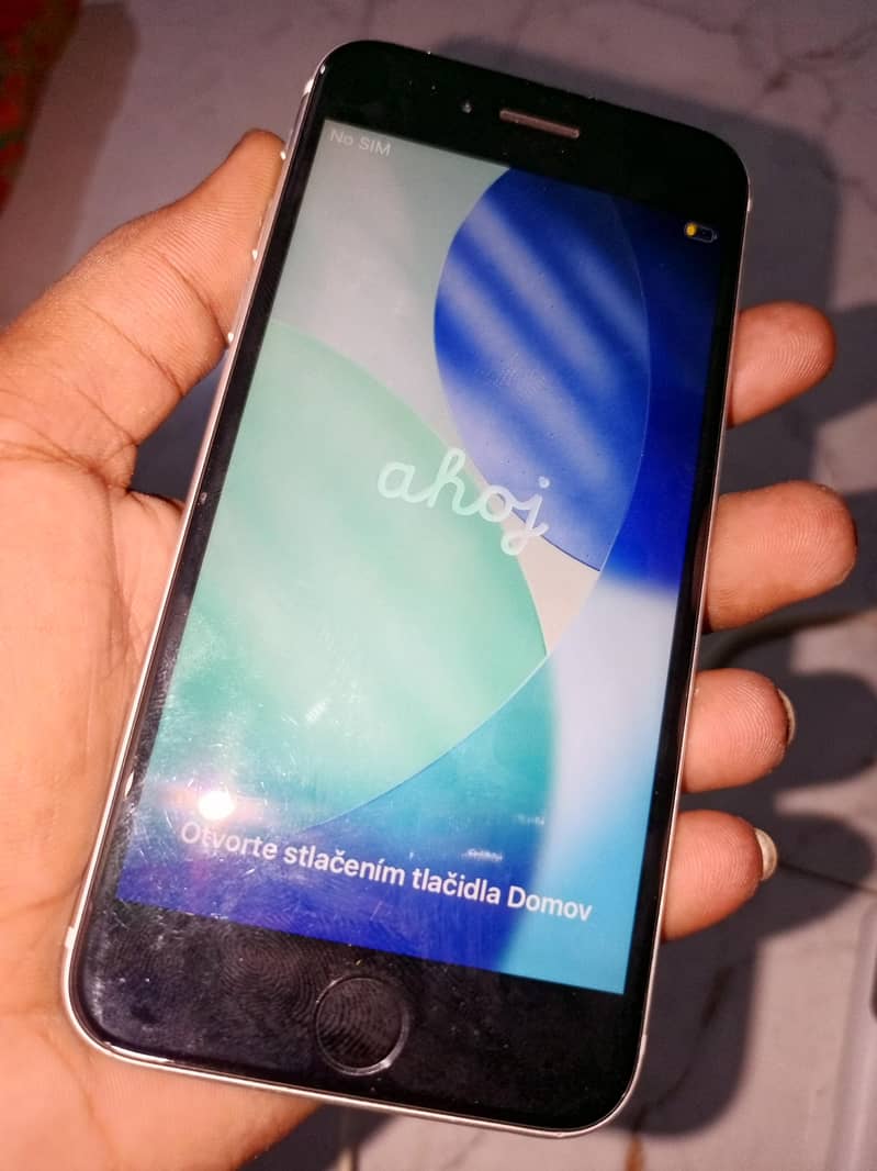 Apple iPhone SE 0