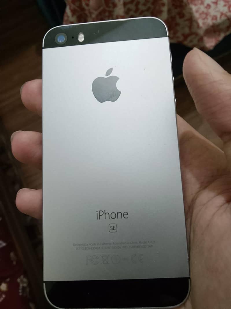 Apple iPhone SE 6