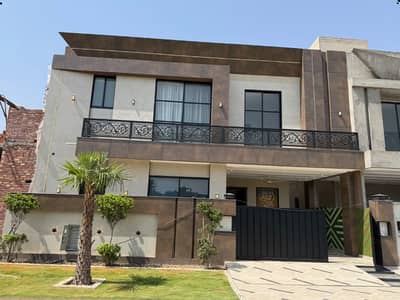 10.25 MARLA ELEGANT AND FULLY MAINTAINED SUPER HOT LOCATED BUNGALOW IS AVAILABLE IN BANKERS AVENUE BLOCK H, LAHORE.