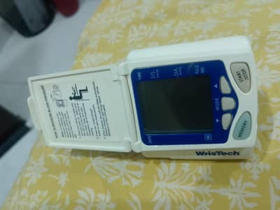 Blood pressure monitor