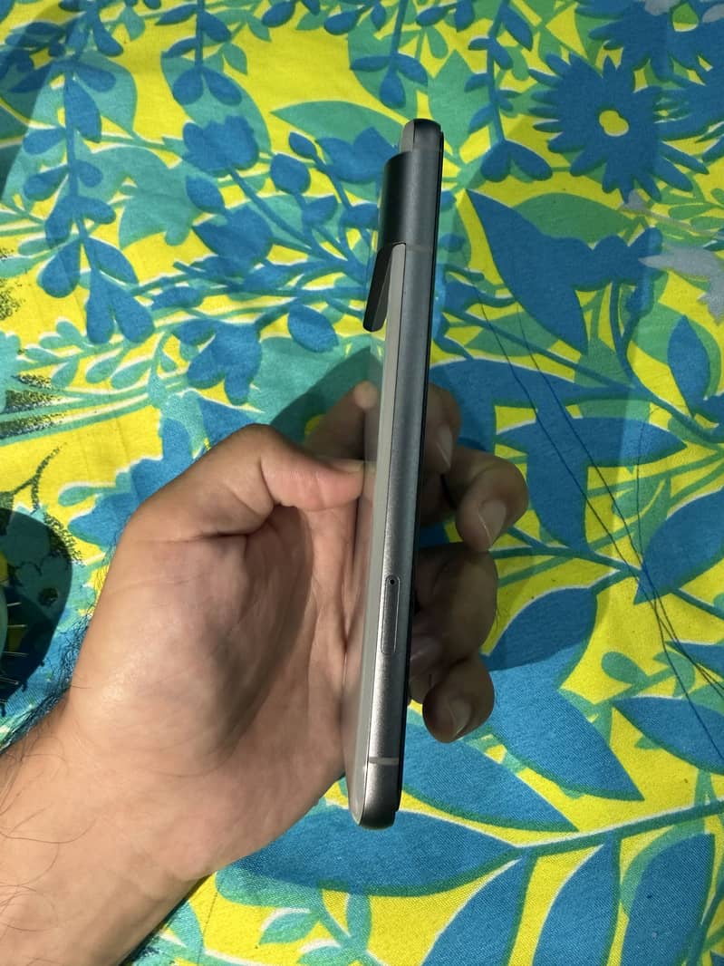 Google Pixel 8 3