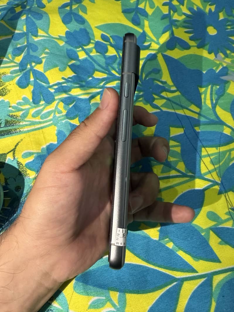 Google Pixel 8 4