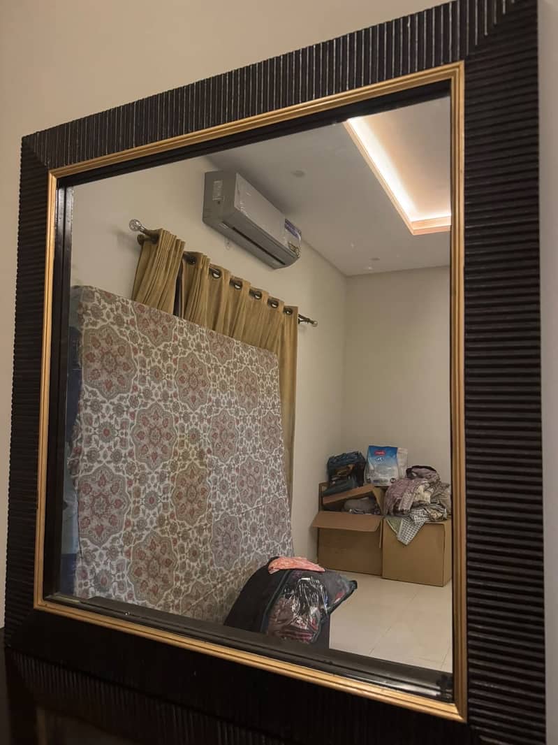 Miror 0