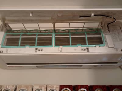 Homage 1 Ton invertor ac for sale - brand new condition with warranty
