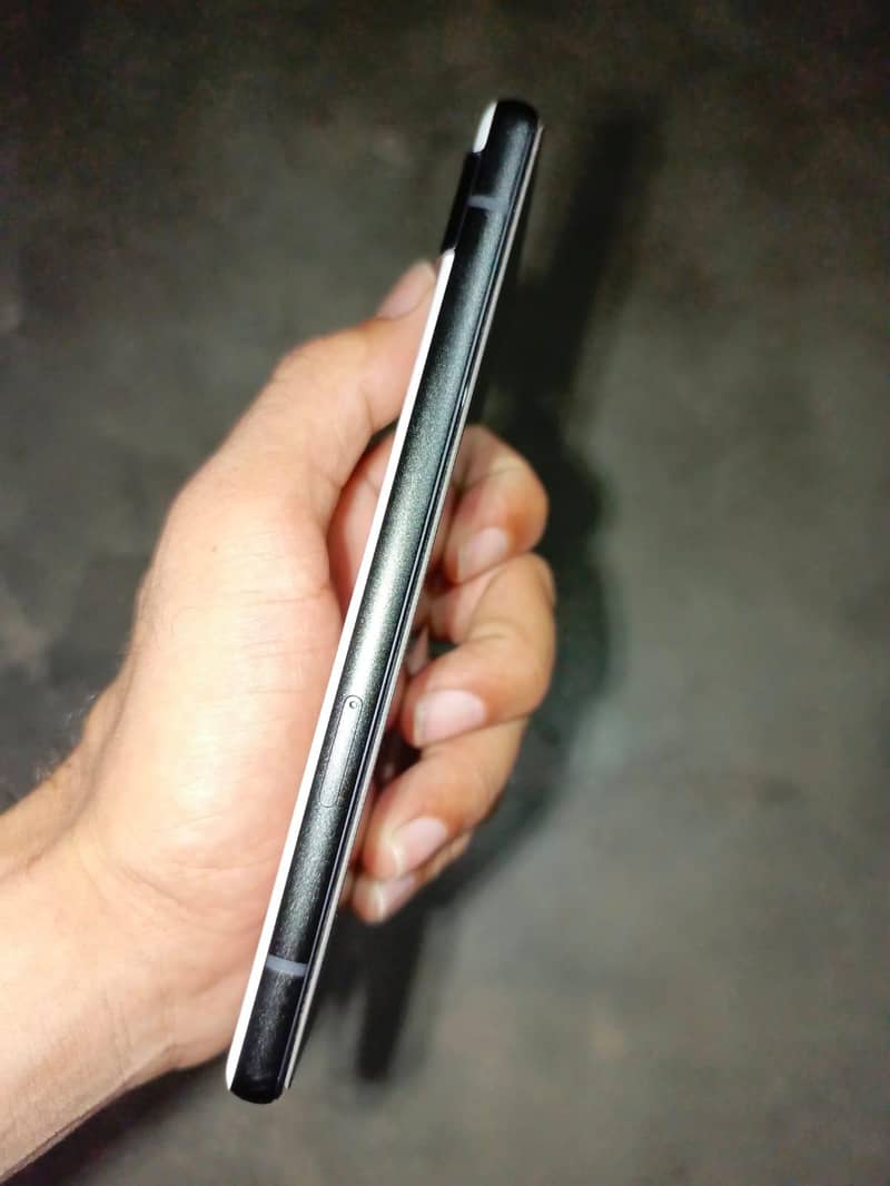 Google Pixel 6a 1