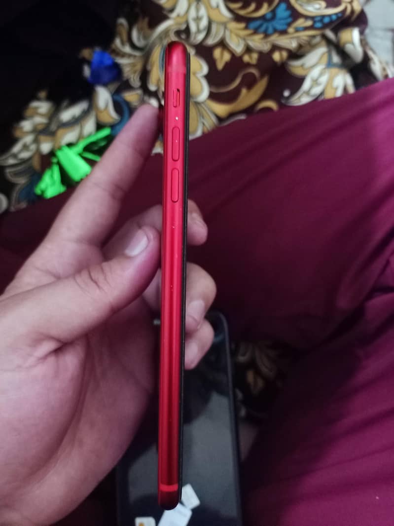Apple iPhone 8 Plus 3