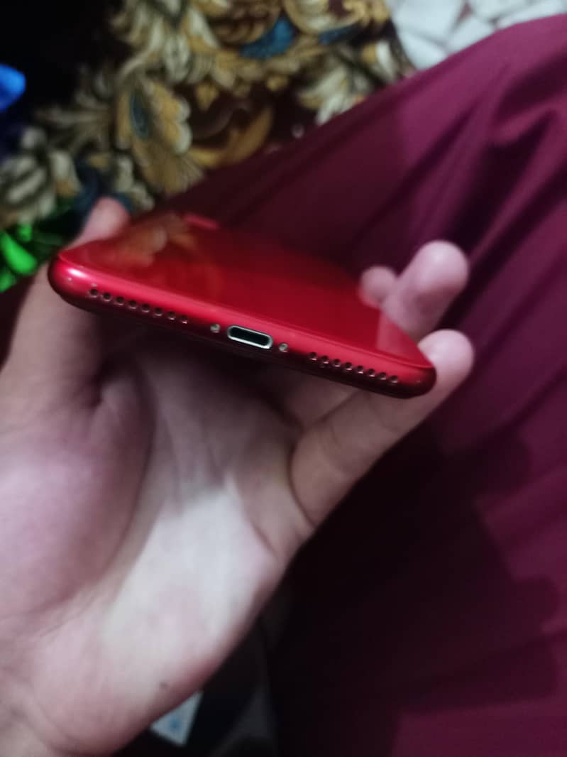Apple iPhone 8 Plus 4