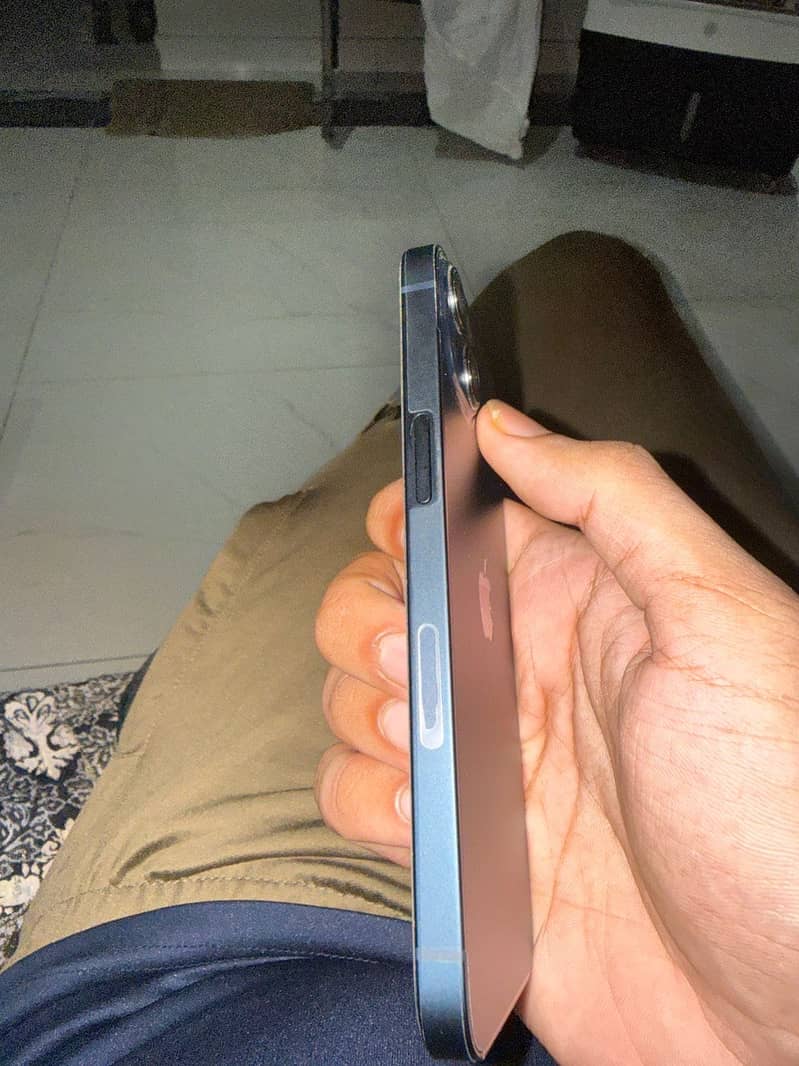 Apple iPhone 13 3