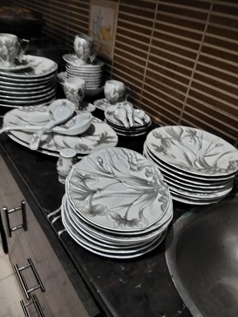 dinner set 0