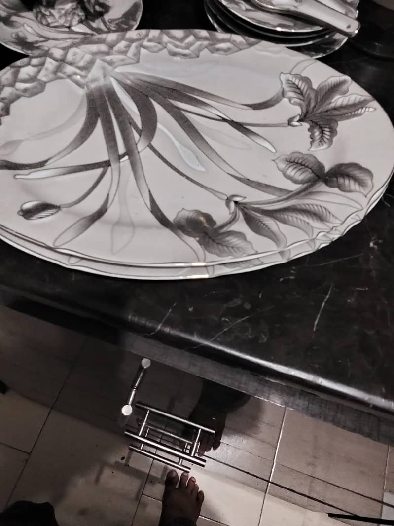 dinner set 4