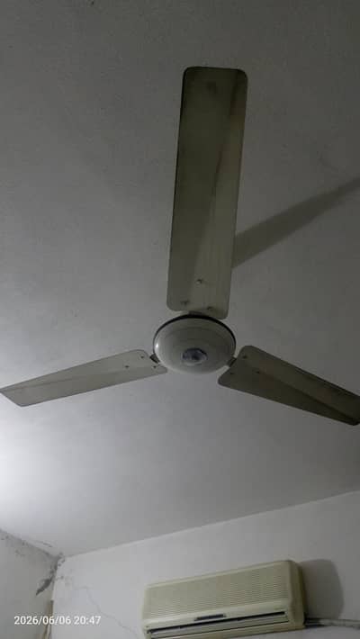 02 Pak fans for sale PKR 7000