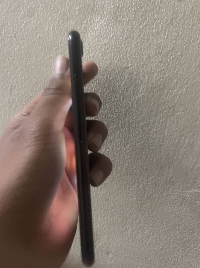 Apple iPhone 7 2