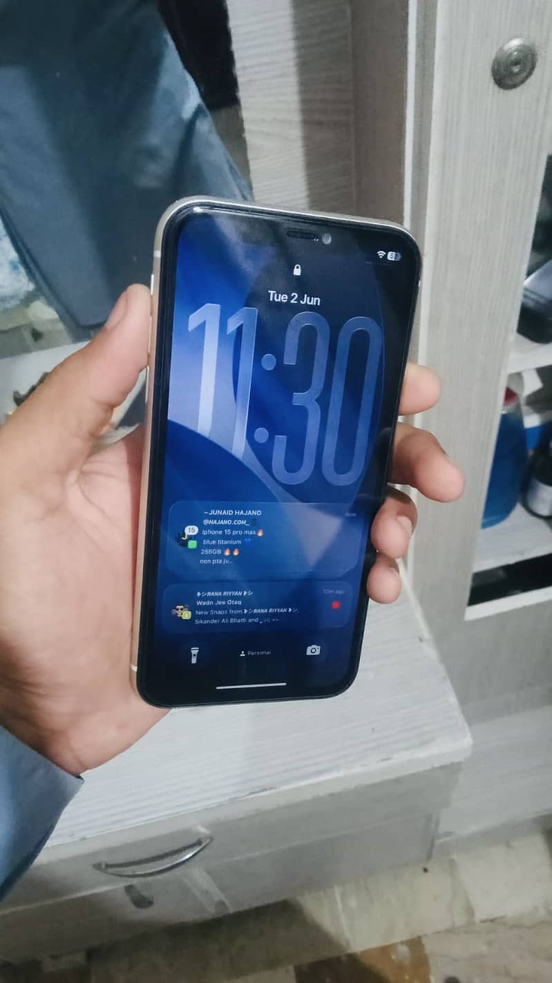 Apple iPhone 11 0