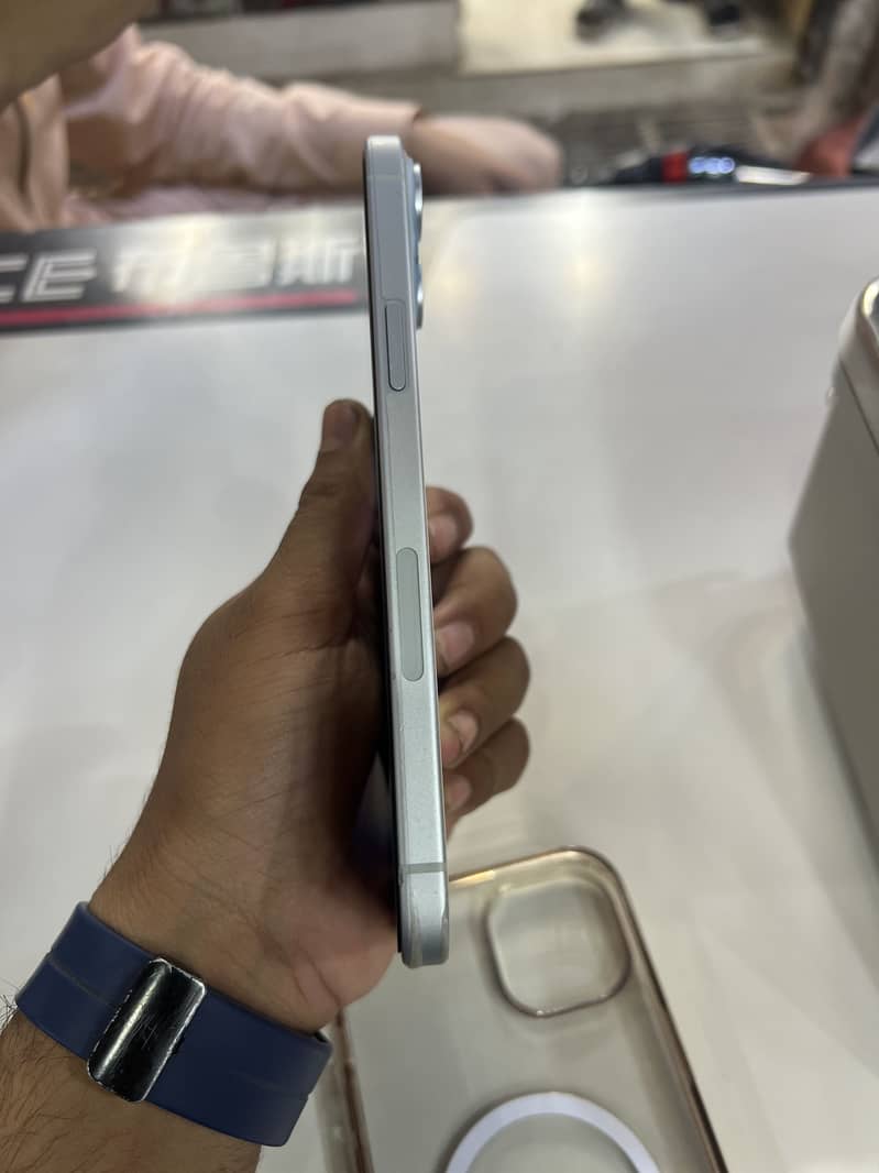 Apple iPhone 15 plus 4