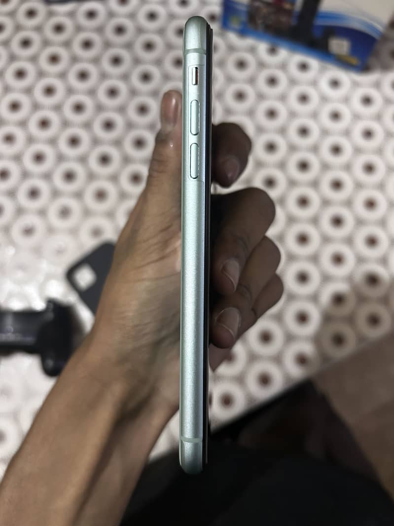 Apple iPhone 11 5