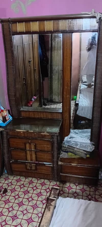 Used 1 dressing table & 2 side tables