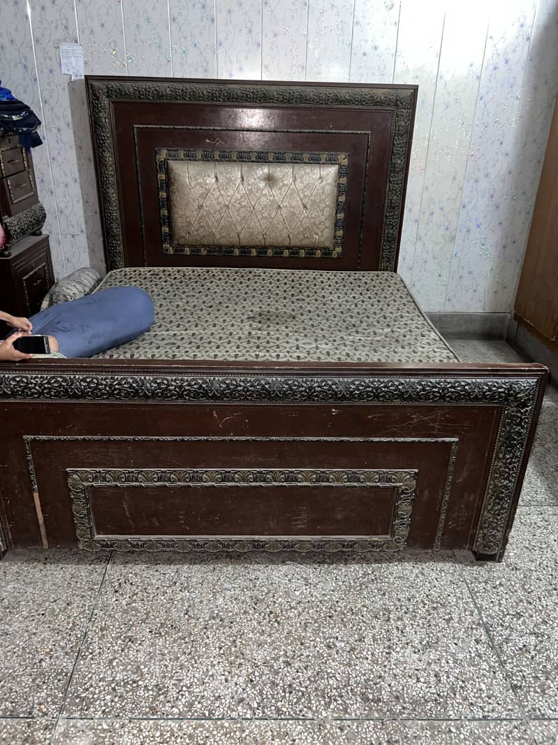 King size bed 1
