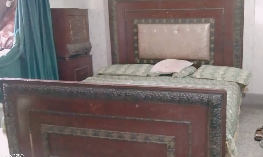 King size bed 2