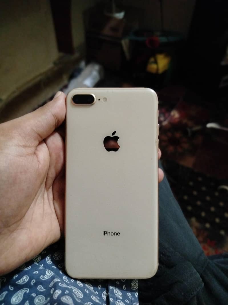 Apple iPhone 8 Plus 0