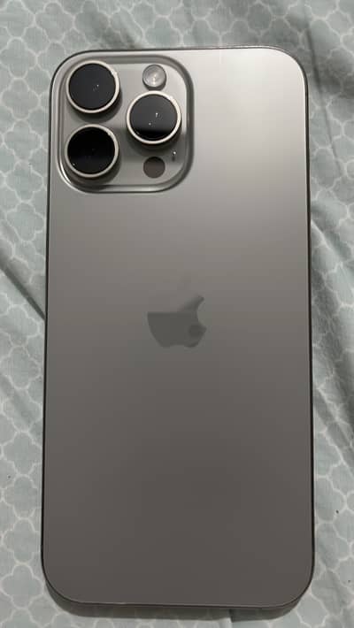 Apple iPhone 16 Pro Max