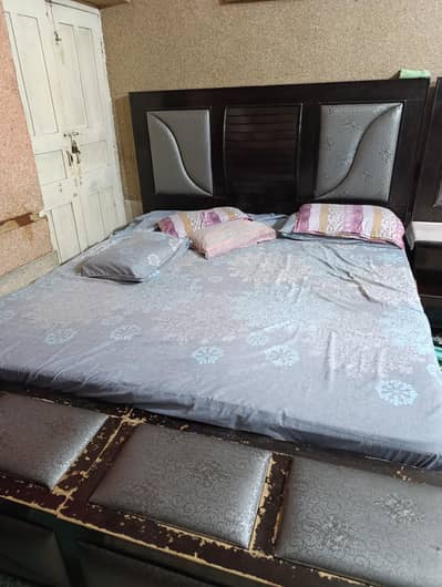 king size bed with side tables