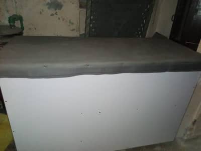 Cutting Table Good condition