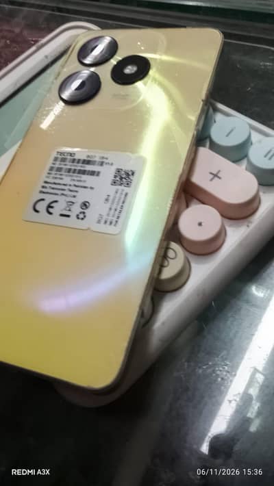 Tecno spark 20 c full ok koi fault NAHI full box condition 10by9.5