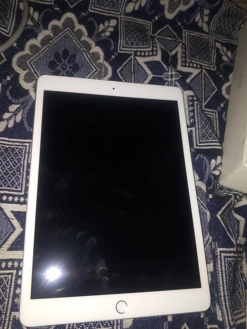 Apple iPhone 8 0