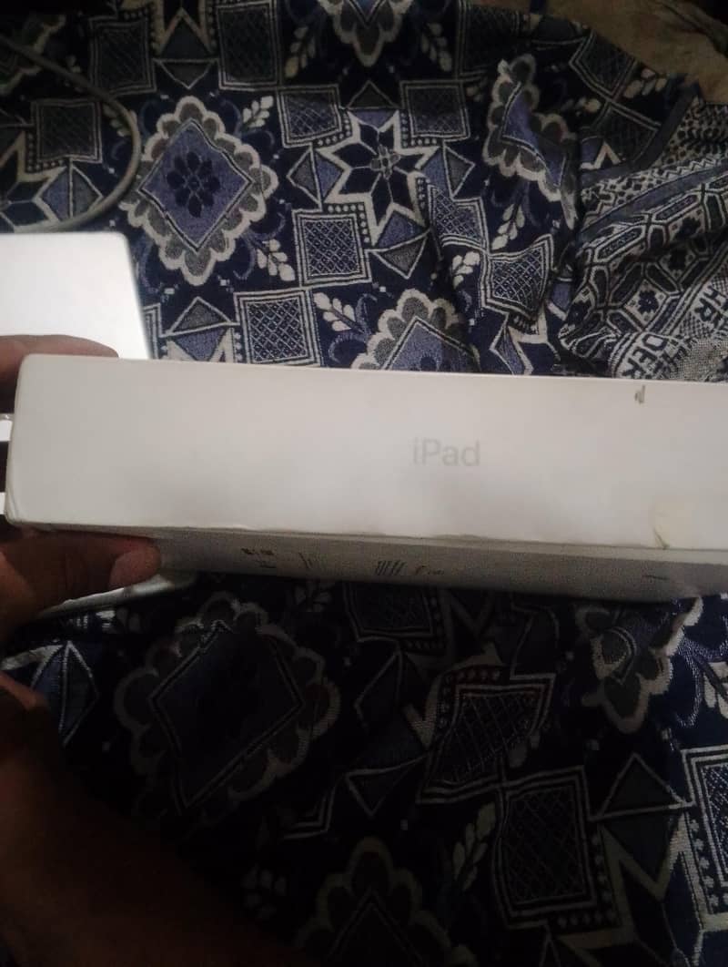 Apple iPhone 8 3