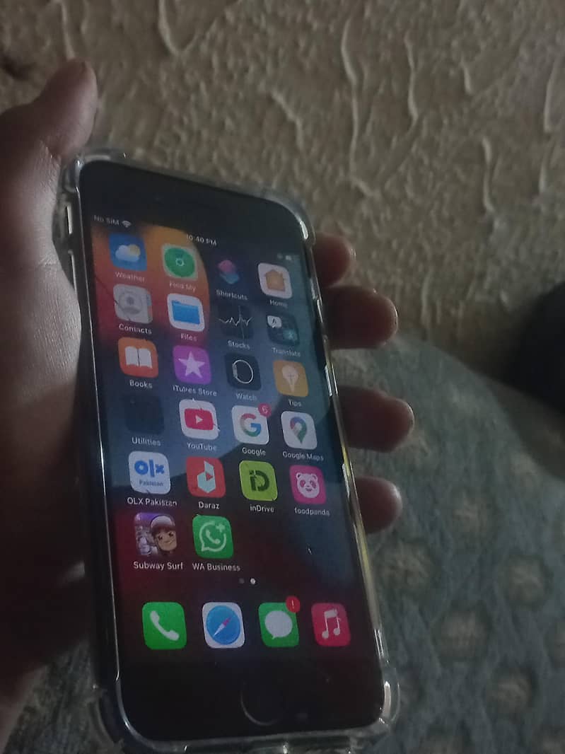 Apple iPhone 7 0