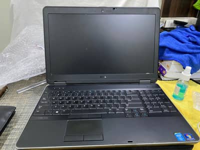 Dell Lattiude E6540 8gb Ram 256gb ssd 760gb hdd