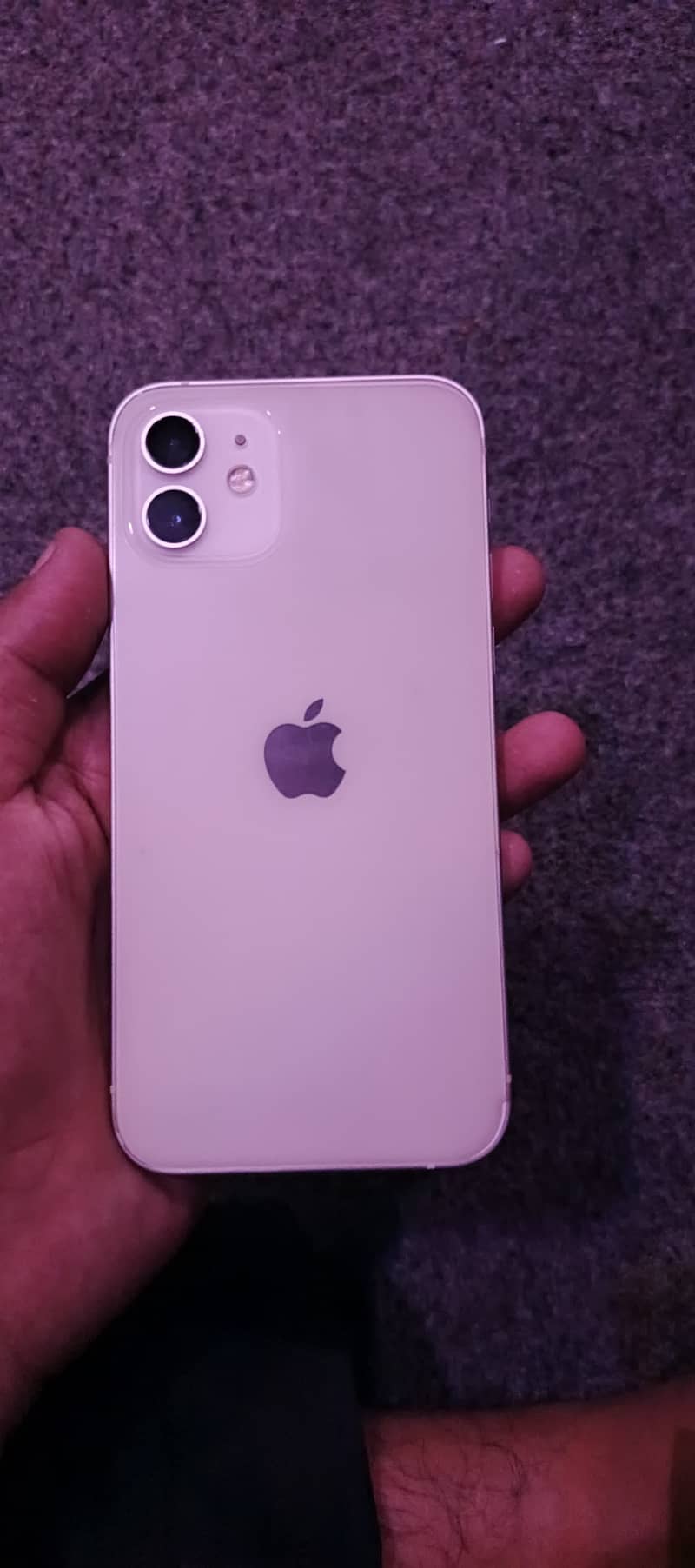 Apple iPhone 12 4