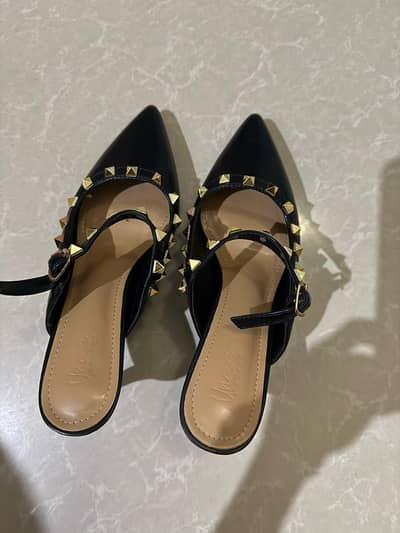 Unze Heels for sale