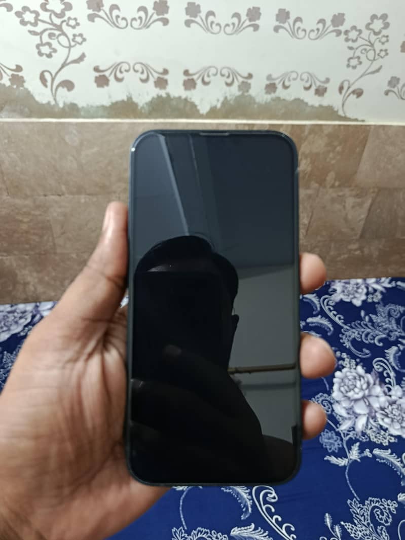Apple iPhone 13 1