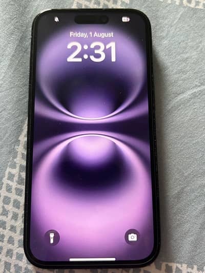 Apple iPhone 16