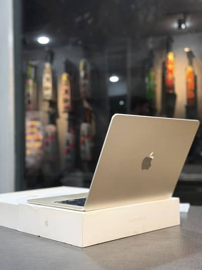 MackBook Air 2022 (M2 Chip )