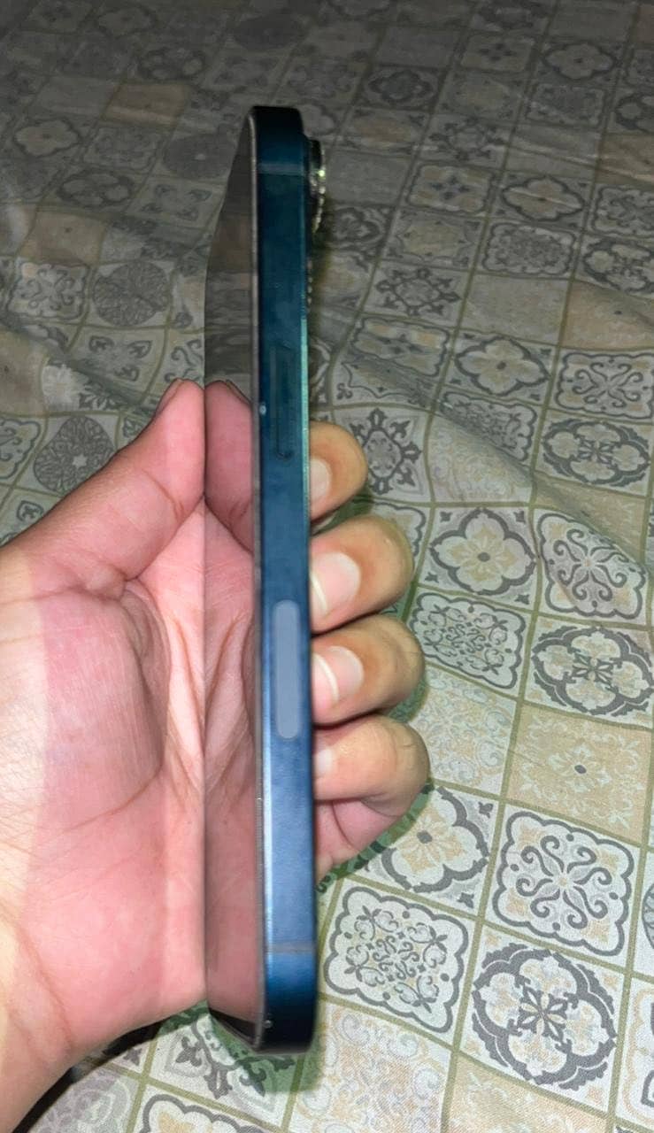 Apple iPhone 13 3